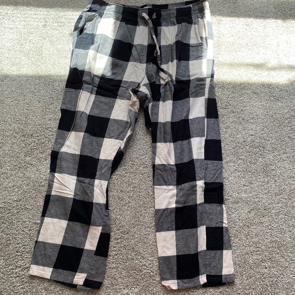 Old navy pajama pants - Picture 1 of 3